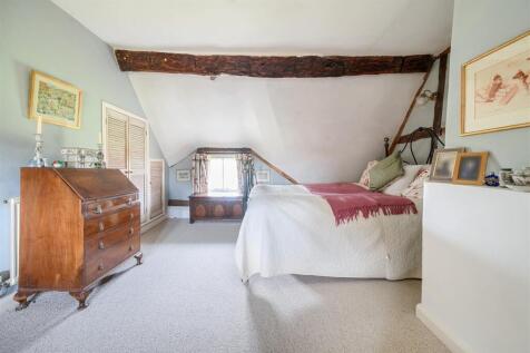 Bedroom 1.jpg