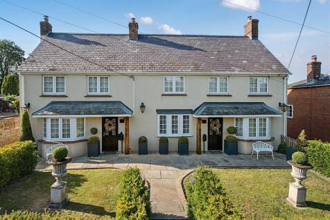 Bell View Cottages main front.JPG
