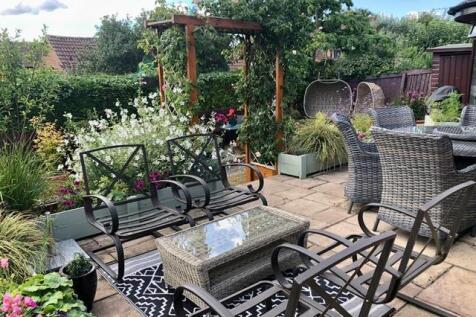 Garden patio.jpg