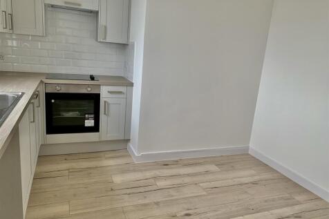 Kitchen 2.jpg