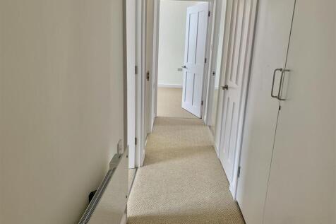 Hallway.jpg