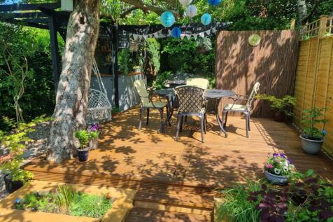 Vine Cottage Garden 1.jpg