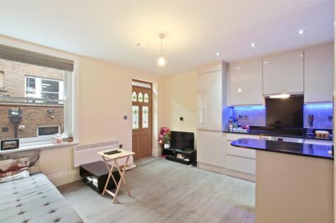 Living Room/Kitchen
