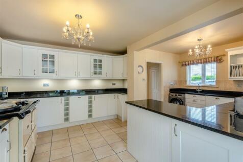 8589419-interior02.jpg