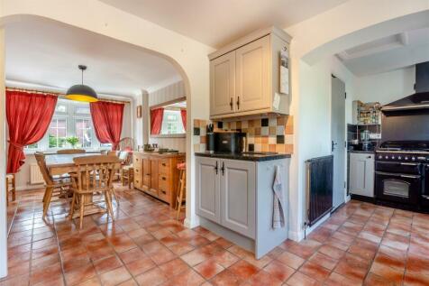 8595923-interior14.jpg