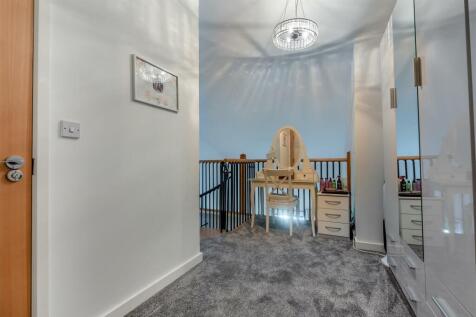 8592886-interior01.jpg