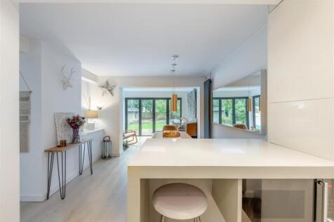 8631340-interior28.jpg