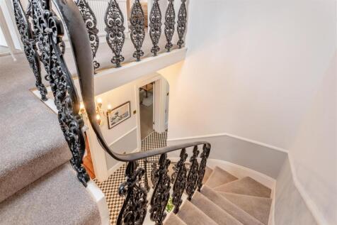 8630394-interior18.jpg