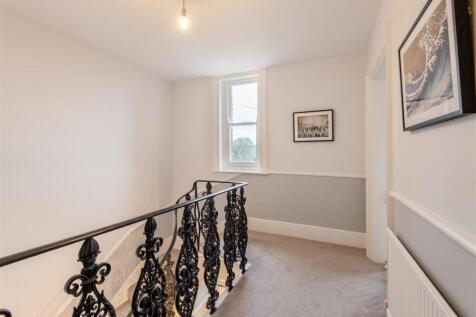 8630394-interior09.jpg