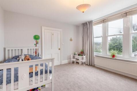 8630394-interior10.jpg