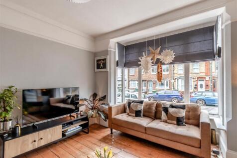 8638846-interior14.jpg
