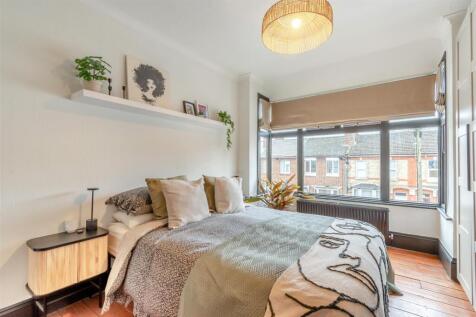 8638846-interior25.jpg