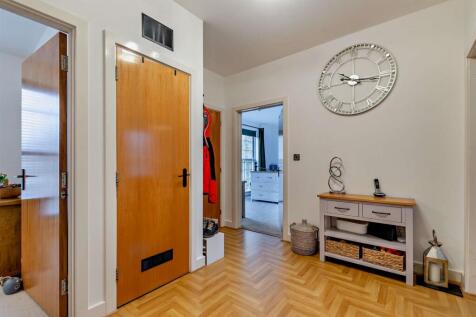 8640928-interior11-800.jpg