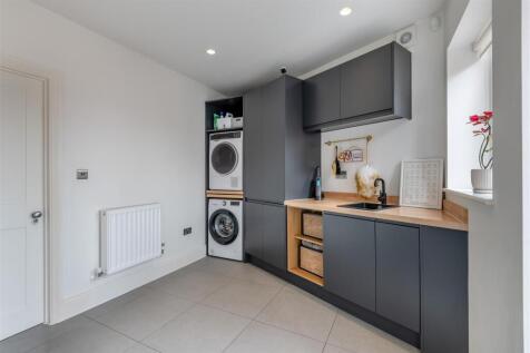 8645053-interior02.jpg