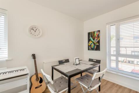 8647206-interior04.jpg