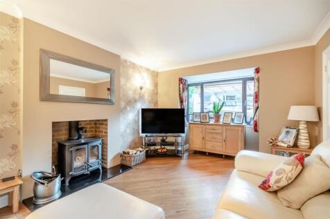 8527408-interior10.jpg