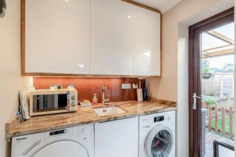 8527408-interior02.jpg