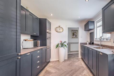 8646799-interior06.jpg