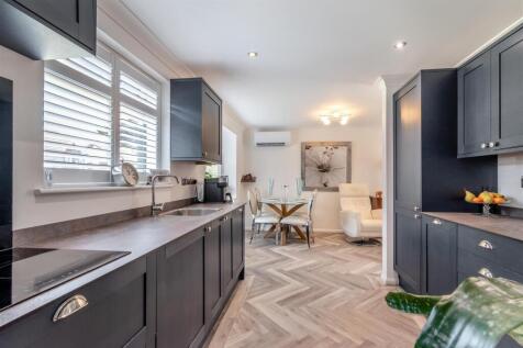 8646799-interior07.jpg