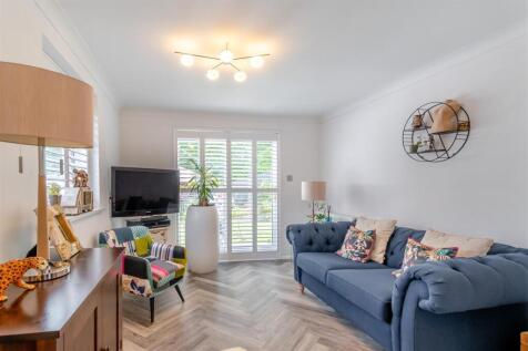8646799-interior02.jpg