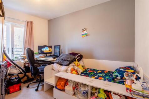 8654691-interior02.jpg