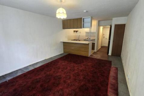 lounge kitchen.jpg