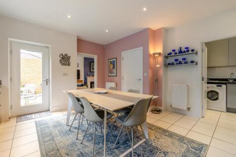 8657641-interior07.jpg