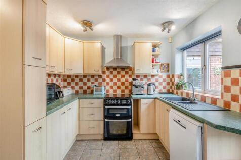 8658069-interior10.jpg