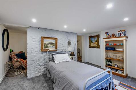 8660018-interior10-800.jpg