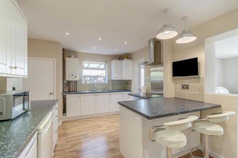 8661940-interior10.jpg