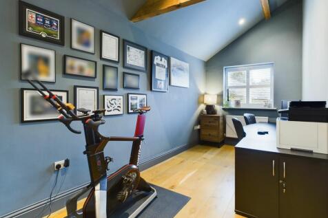 Bedroom 5/Office