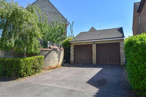 Double Garage &amp; Driveway