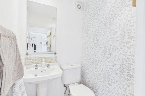 Upstairs Cloakroom