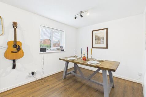 Sitting/Dining Room