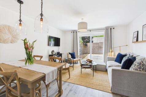 Sitting/Dining Room