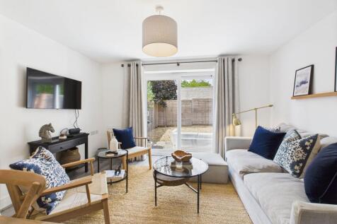 Sitting/Dining Room