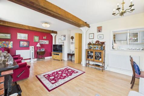 Sitting/Dining Room