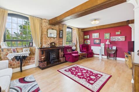 Sitting/Dining Room
