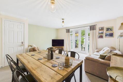 Sitting/Dining Room