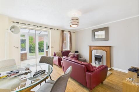 Sitting/Dining Room