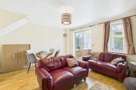 Sitting/Dining Room