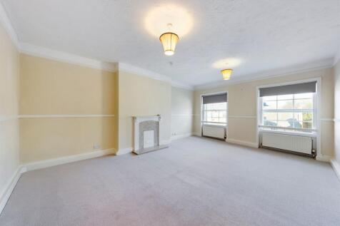 Sitting/Dining Room