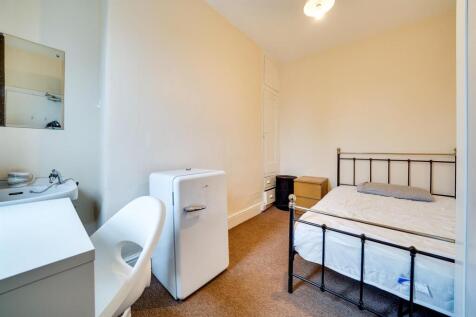 Bedroom 5 (Rear)