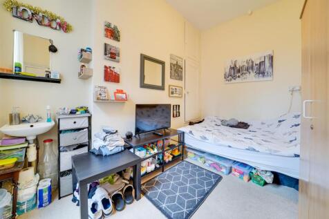 Bedroom 3 (Rear)