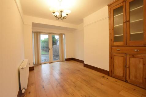 Louge/Dining Room