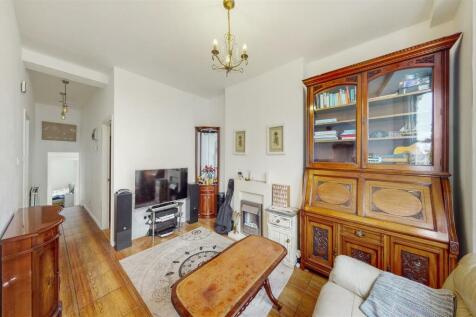 Reception room into bay window
