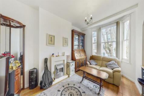 Reception room into bay window