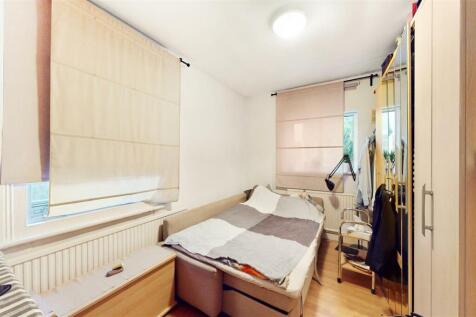 Rear double bedroom