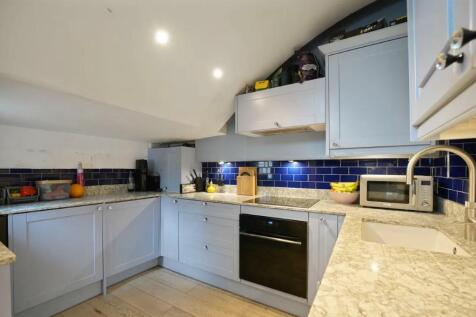 Marble worktops in the kitchen