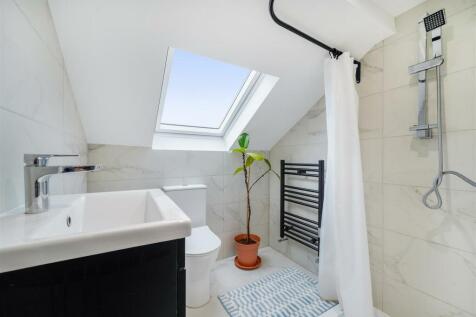 En suite bathroom